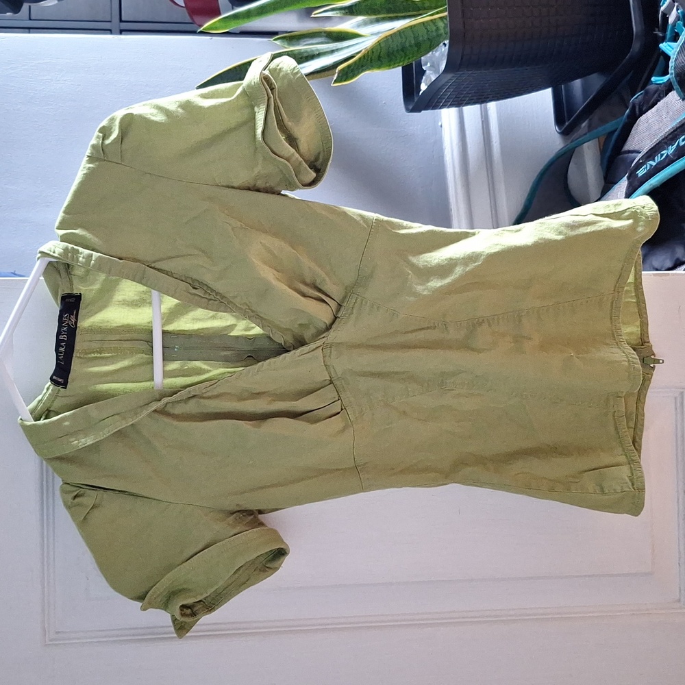 Laura Byrnes Sean top